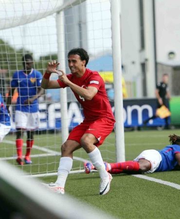 Bursaspor’dan ayrılan Yiğit Fidan, Süper Lig yolunda