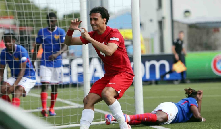 Bursaspor’dan ayrılan Yiğit Fidan, Süper Lig yolunda