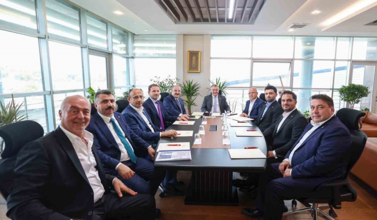 Bursaspor’dan Bakan Osman Aşkın Bak’a ziyaret