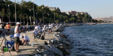 Büyükçekmeceli olta balıkçıları kıyasıya yarıştı