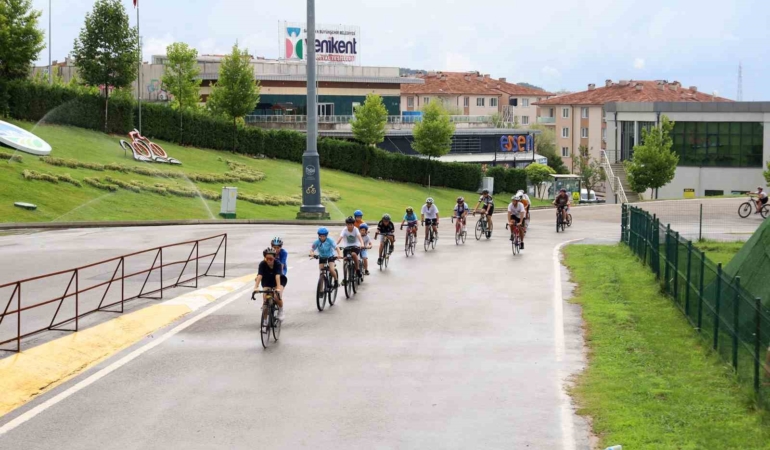 Büyükşehir, geleceğin şampiyon pedallarını Ayçiçeği Vadisi’nde keşfediyor