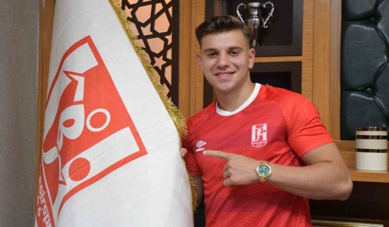 Çaykur Rizespor’lu Güvenç Usta, 1 yıllığına Balıkesirspor’da