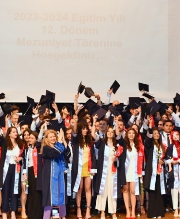 ÇOMÜ Tıp Fakültesi 12. Dönem Mezuniyet Töreni gerçekleştirildi