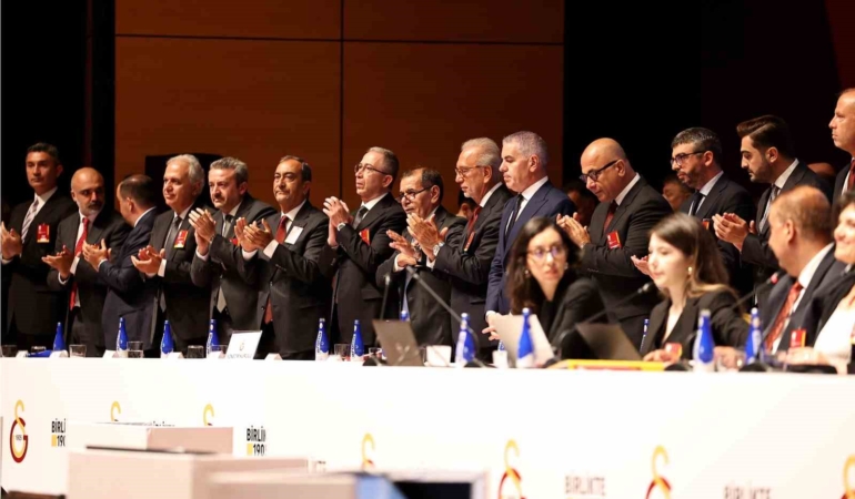 Dursun Özbek ve yönetimine yetki verildi