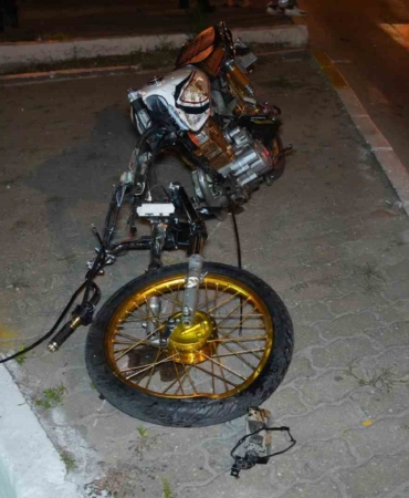 Edirne motosiklet ve otomobil çarpıştı: 1 ağır yaralı