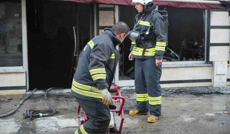 Edirne’de bakım ve onarım servisi alevlere teslim oldu