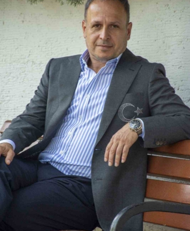 Erkek giyiminde 2025 modası renkleniyor