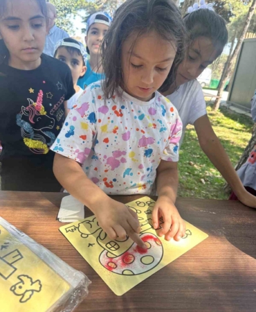 Esenler’de "Kum Boyama Atölyesi" etkinliği düzenlendi