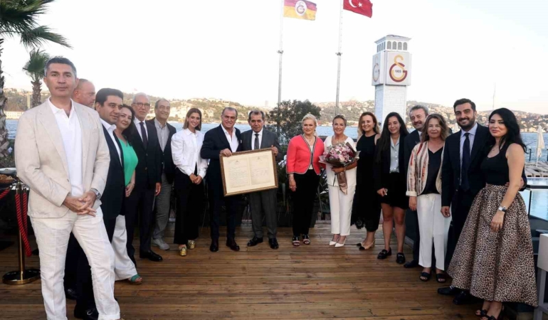 Fatih Terim’in Galatasaray’a attığı ilk imzanın 50. yıl dönümü kutlandı