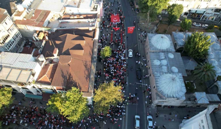 Fatih’te mehter takımı eşliğinde 15 Temmuz yürüyüşü