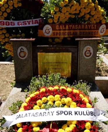 Galatasaray Başkanı Dursun Özbek: "8 numara ile ilgili kısa sürede taraftarlarımıza haberi vereceğiz"