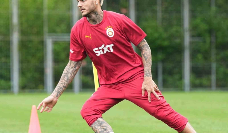 Galatasaray günün ilk idmanını yaptı