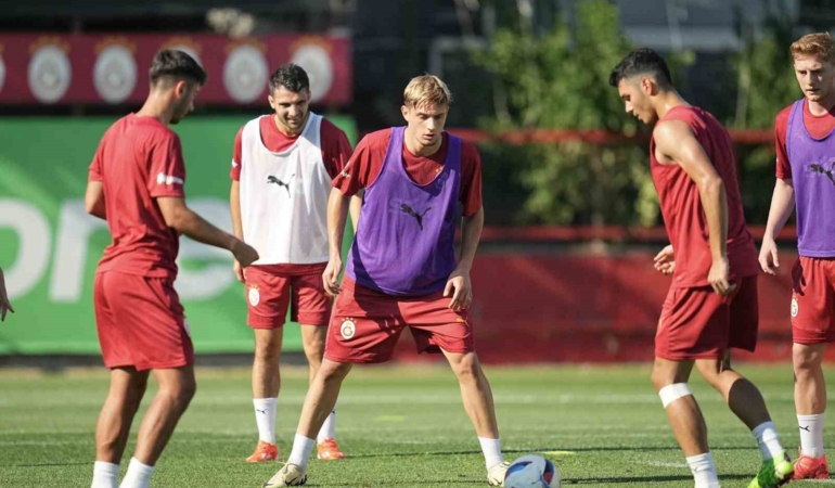 Galatasaray, yeni sezon hazırlıklarını Florya’da sürdürüyor
