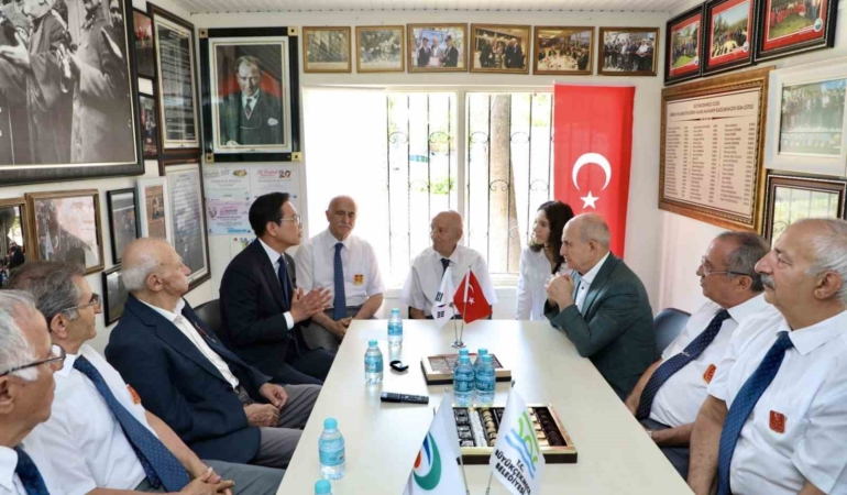 Güney Kore’den gelen heyetten, Büyükçekmece’deki Kore gazilerine vefa ve minnet ziyareti