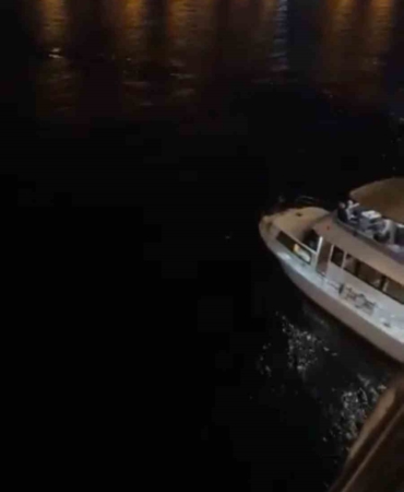 Haliç’te dehşet anları kamerada: Selfie çekerken düştü, tekne üstünden geçti