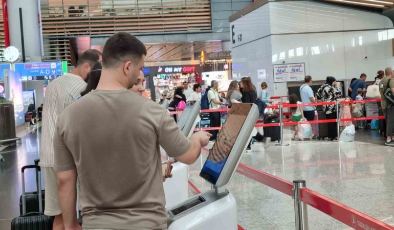 İstanbul Havalimanı’nda yazılım sistemindeki küresel sıkıntı nedeniyle tedirginlik hakim