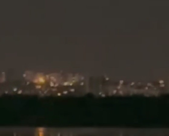 İstanbul semalarında ilginç anlar: Parlak cisim merak uyandırdı