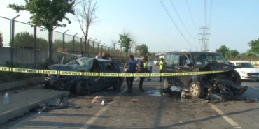 İstanbul’da feci kaza: Refüjü aşarak karşı şeritte seyreden araca çarptı