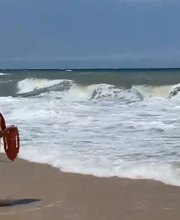 İstanbul’da riskli bölgede denize girdi, ölümle burun buruna geldi: Cankurtaranlar zamanla yarıştı