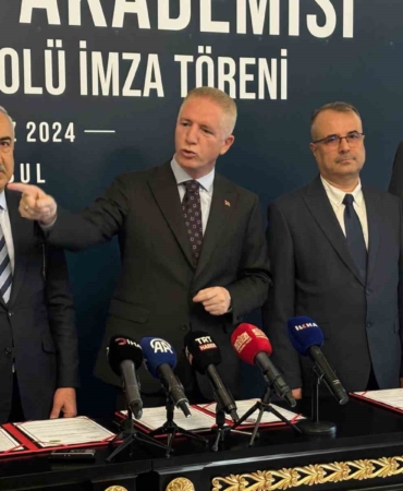 İstanbul’daki muhtarlara akademik eğitim verilecek