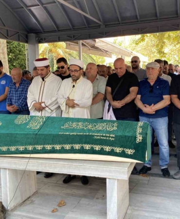İstanbul’dan Tekirdağ’a götürdüğü müşteri tarafından öldürülen taksici son yolculuğuna uğurlandı