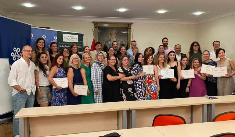 Kadın çiftçilere zeytin eğitimi