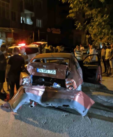 Keşan’da hafif ticari aracın çarpıp kaçtığı otomobildeki 1 kişi yaralandı