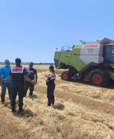 Kırklareli’de jandarma anız yangınlarına karşı çiftçileri bilgilendirdi
