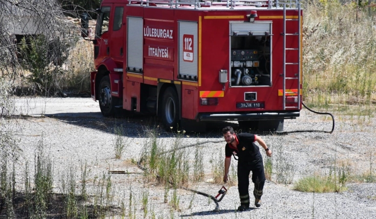 Kırklareli’nde eski hastane bahçesinde yangın