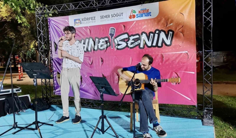 Körfez’de sahne gençlerin