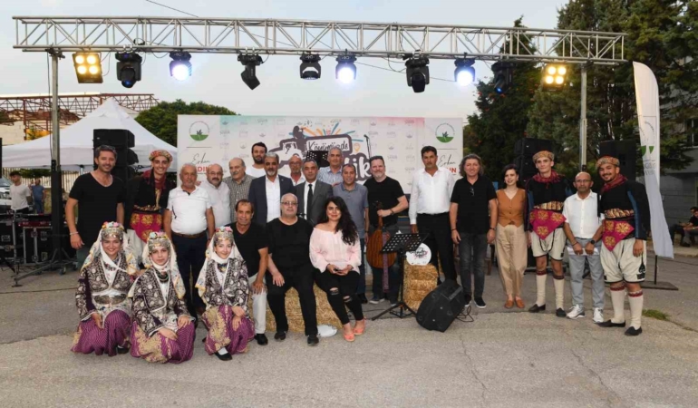 Köylerdeki şenlik dolu dizgin devam ediyor