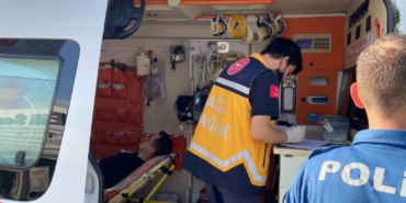 Küçükçekmece E-5 Karayolu’nda 3 servis aracı, 1 su tankerinin karıştığı zincirleme kaza: 13 yaralı