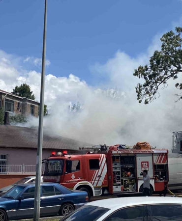 Küçükçekmece’de Cem evinde yangın korkuttu
