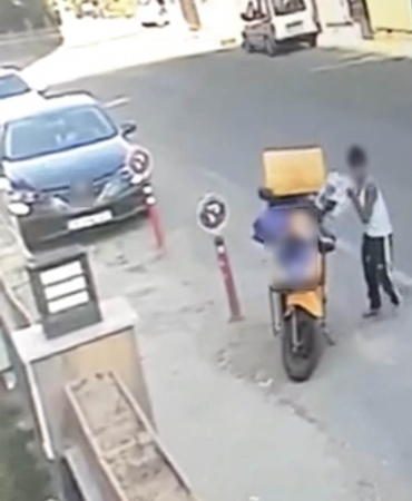 Kuryenin motosikletteki siparişleri böyle çalındı