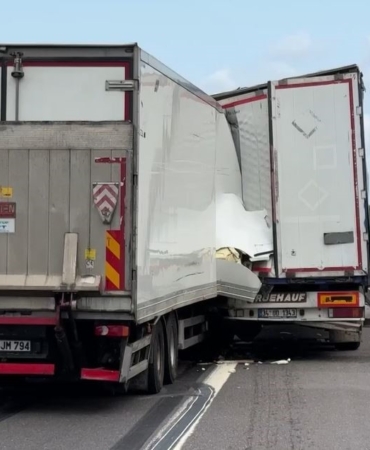 Kuzey Marmara Otoyolu’nda kamyon tıra çarptı