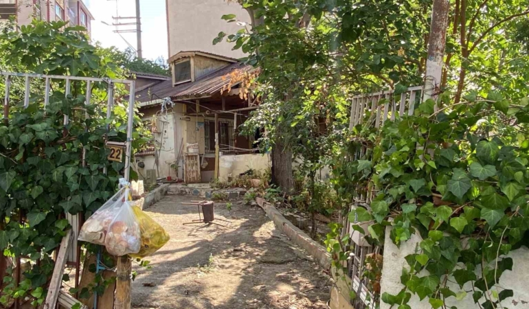 Mahalledeki kötü kokunun sebebi ceset çıktı