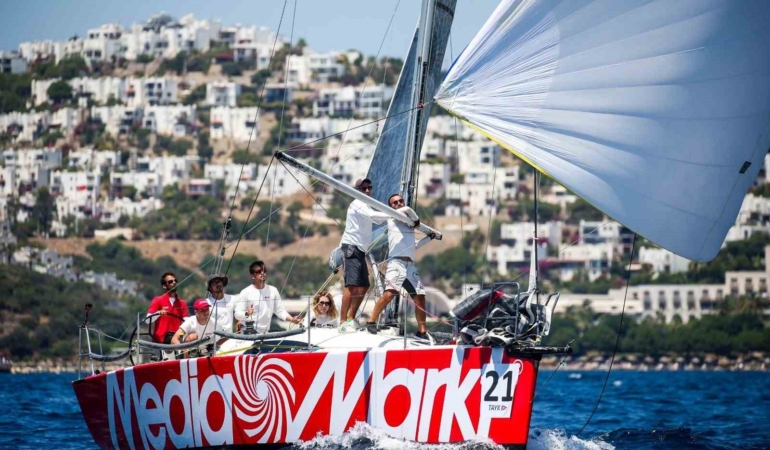 MediaMarkt Türkiye yelken takımı 2024 yılında 257 deniz mili mesafe kat etti