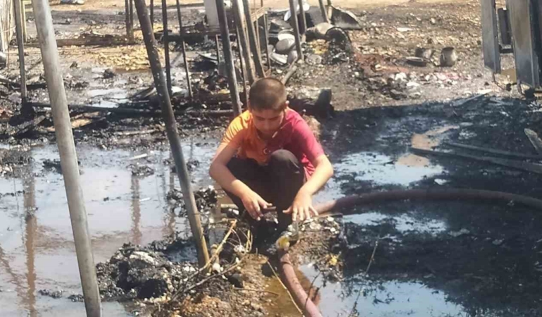 Mevsimlik işçilerin kaldığı çadırlarda yangın çıktı