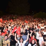 Milli heyecan Beşiktaş’ta Sanatçılar Parkı’nda yaşandı