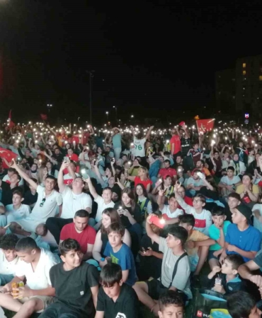 Milli maç heyecanı Sancaktepe’de yaşandı
