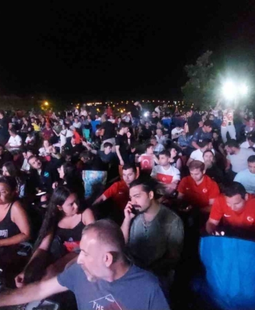 Milli takım maçında adım atılacak yer kalmadı