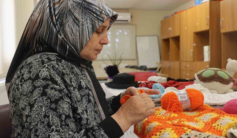 Örgü tutkusuyla hayatı değişti: “Gençken bu fırsatları kaçırdığım için pişmanım”