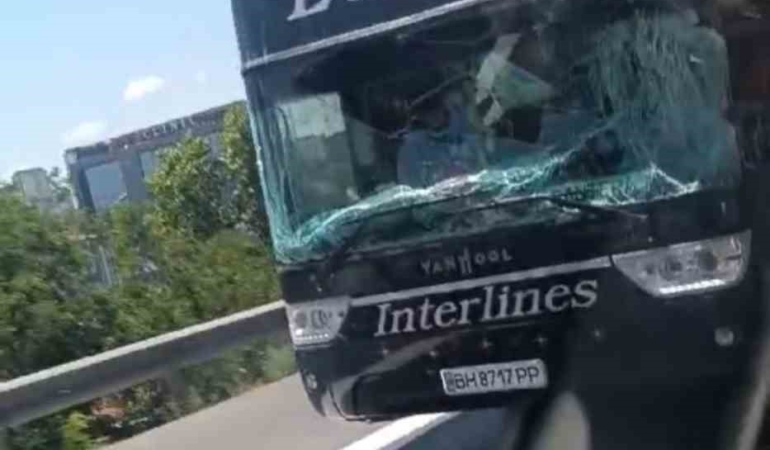 Otobanda tehlikeli yolculuk