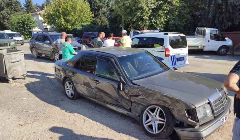 Otomobil ve cipin çarpıştığı kazada 3 kişi yaralandı