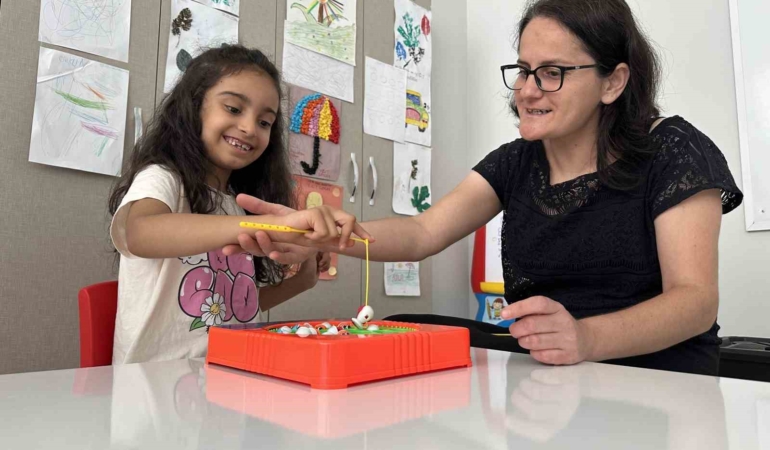 Özel bireyler özel eğitimle hayata tutunuyor