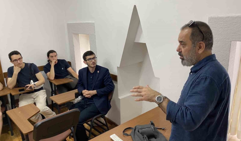 Paris Yunus Emre Enstitüsü “Yaşadığın Şehri Tanıyor Musun” projesinde öğrenciler İstanbul’u keşfediyor