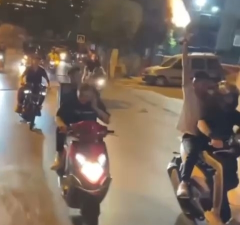 Pendik’te asker eğlencesi konvoyunda havaya rastgele ateş açıldı, o anlar kamerada