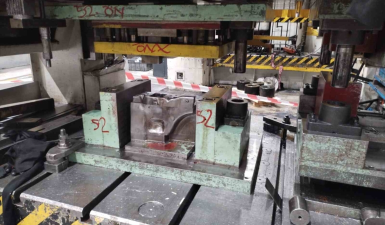 Pendik’te iş kazası: İşçinin makineye sıkışan eli koptu