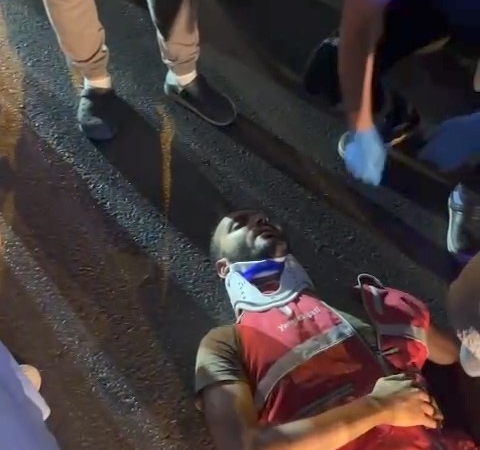 Pendik’te motosikletli kurye minibüse çarptı: 1 yaralı