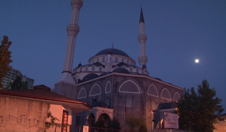 Pendik’te otluk alandaki yangın korkuttu